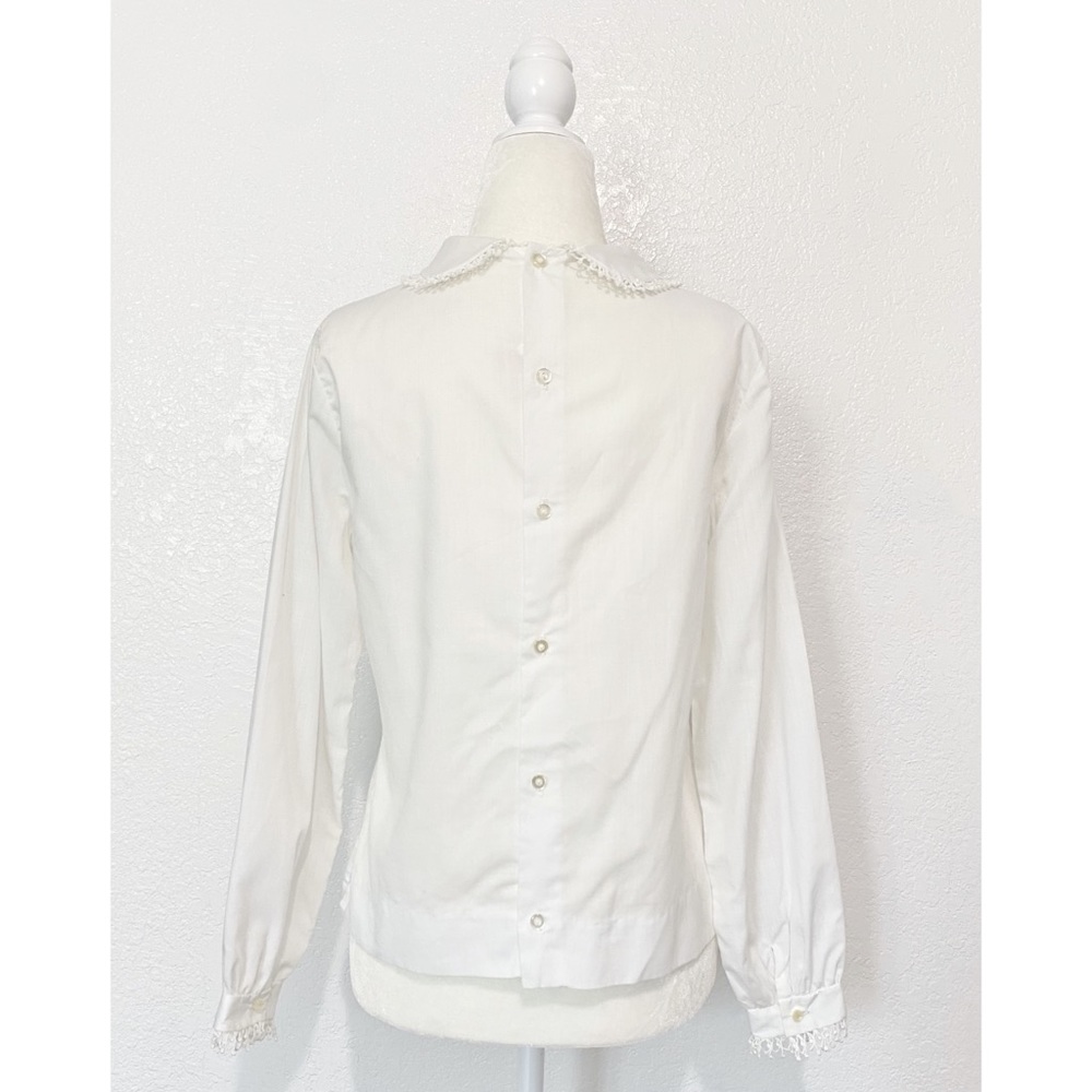 Vintage 60s 70s collared white blouse. - Picture 3 of 11